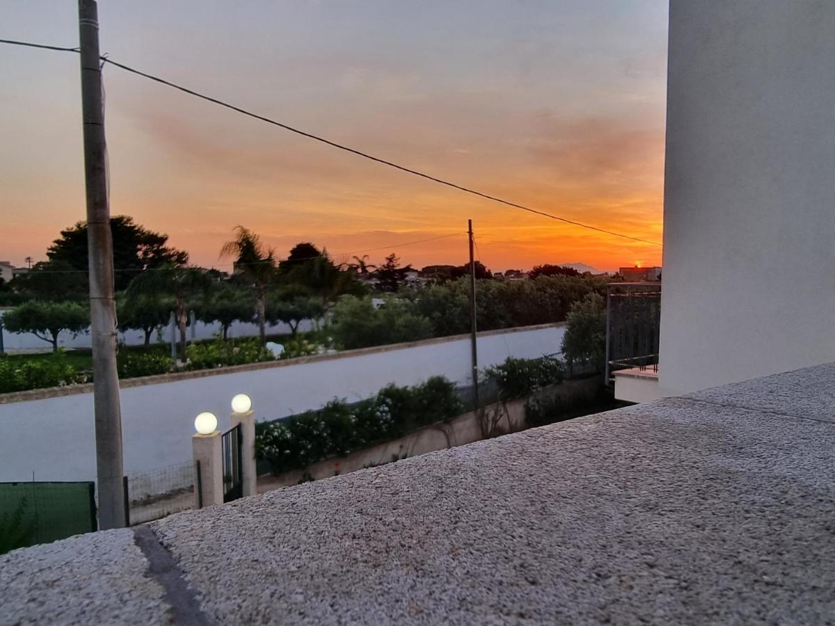 Al Vecchio Carrubo - Lovely 2-Rooms House & Patio 마르살라 외부 사진